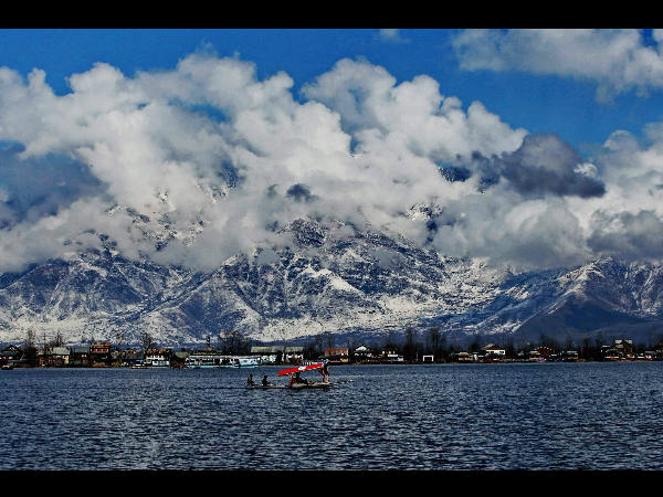 ಶ್ರೀನಗರದಿಂದ ಬಂದ ಚಳಿ ಚಳಿ ಚಿತ್ರ