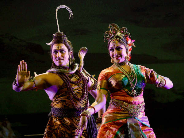 ಪಾರ್ವತಿ ವೇಷಧಾರಿಯಾದ ಹೇಮಮಾಲಿನಿ