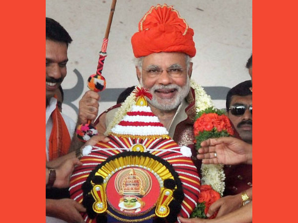 ಮಂಗಳೂರಿನಲ್ಲಿ ಕೇಸರಿ ಪೇಟದಲ್ಲಿ ಮೋದಿ