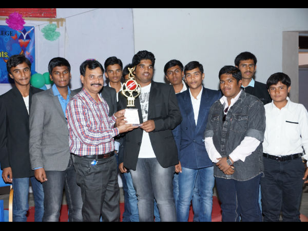 ವಿದ್ಯಾರ್ಥಿಗಳೊಂದಿಗೆ ಪ್ರೊ.ಬ್ರಹ್ಮ ಸಂವಾದ