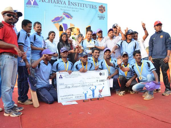 Cricket fever: Janashri News Clichés Acharya Media Cup 2014 Cricket fever: Janashri News Clichés Acharya Media Cup 2014