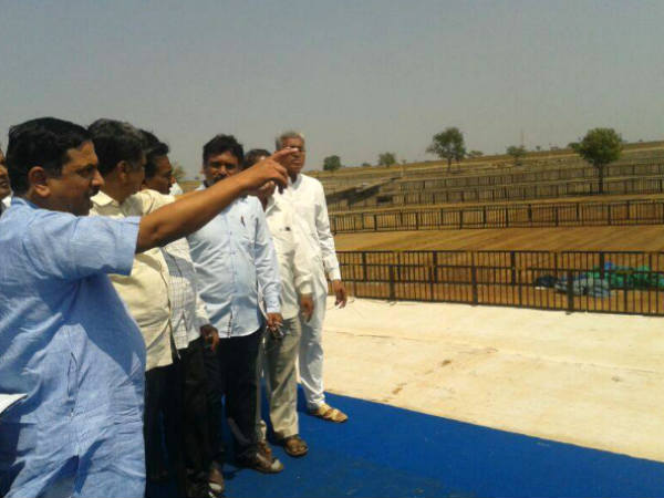 ಮೂರು ವೇದಿಕೆಗಳು