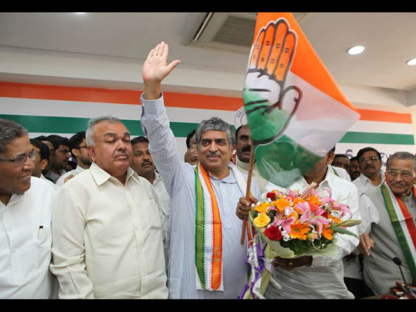 ಆಧಾರ್ ಕಾರ್ಡ್ ಆಡ್, ಅನಂತ್ ವಿರುದ್ಧ ಸ್ಪರ್ಧೆ