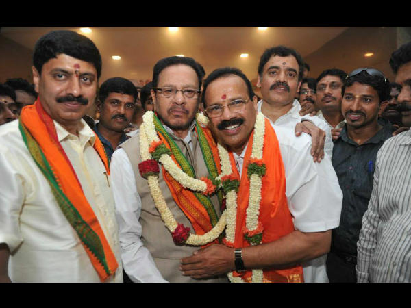 ಒಟ್ಟಾದ ಉಭಯ ನಾಯಕರು