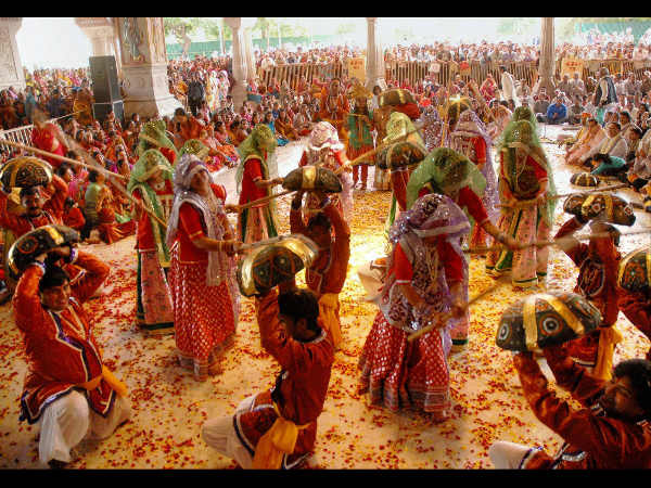 ಜೈಪುರದ ಲಾಥ್ ಮಾರ್ ಹೋಳಿ