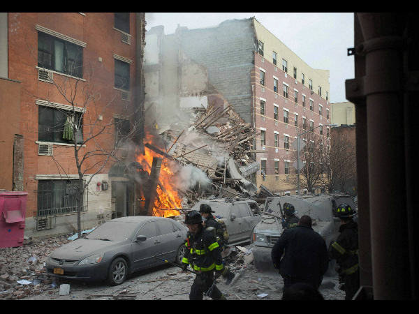 ಮ್ಯಾನ್ ‌ಹಟನ್ ವಸತಿ ಸಂಕೀರ್ಣ ಕುಸಿತ