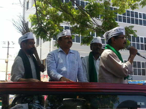 ಚಿಕ್ಕಬಳ್ಳಾಪುರ ಮಾರ್ಗ ಮಧ್ಯದಲ್ಲಿ ಕೇಜ್ರಿವಾಲ್