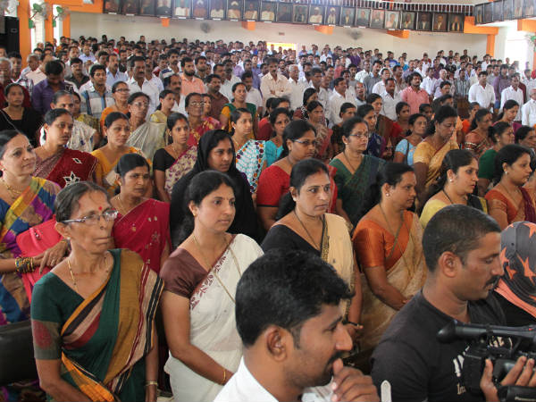 ಸಹಸ್ರಾರು ಸಂಖ್ಯೆಯಲ್ಲಿ ನೆರೆದಿದ್ದ ಬೆಂಬಲಿಗರು