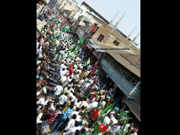ನಾಮಪತ್ರ ಸಲ್ಲಿಕೆಗೂ ಮುನ್ನ ಮೆರವಣಿಗೆ