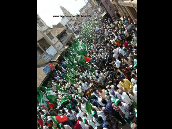 ಬೃಹತ್ ಮೆರವಣಿಗೆಯಿಂದ ಸಂಚಾರ ಅಸ್ತವ್ಯಸ್ತ