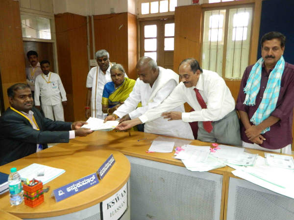 ನಾಮಪತ್ರ ಸಲ್ಲಿಸಿದ ಪ್ರಮುಖರು