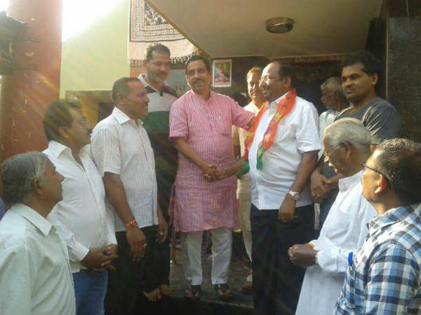 ಕ್ಷೇತ್ರದಲ್ಲಿ ಜೋಶಿ ಬಿರುಸಿನ ಪ್ರಚಾರ