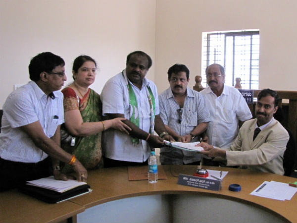 ಘಟಾನುಘಟಿಗಳಿಂದ ನಾಮಪತ್ರ