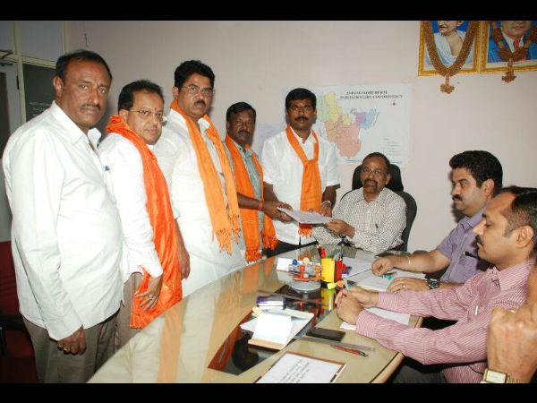 ನಾಮಪತ್ರ ಸಲ್ಲಿಕೆ