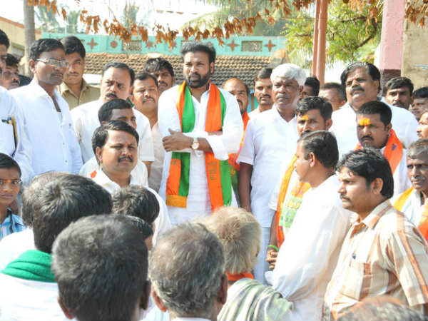 ಅಭಿವೃದ್ಧಿಗಾಗಿ ಮತ ನೀಡಿ