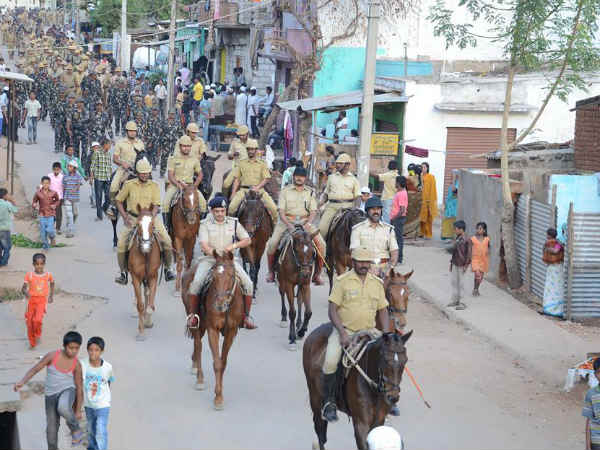 ನಗರ ಪೊಲೀಸರು, ಅಶ್ವದಳ ಭಾಗಿ 
