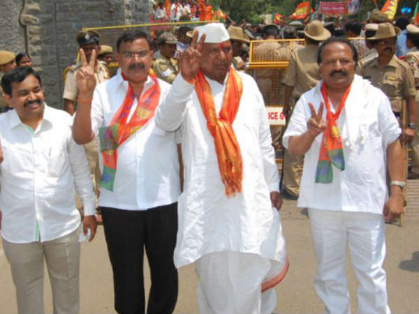 ಖರ್ಗೆ ಸೋನಿಯಾ ಕೈಗೊಂಬೆ