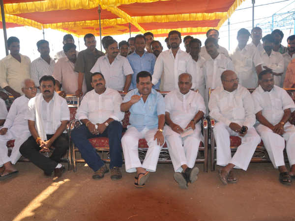 ಎರಡು ಪತ್ರಿಕಾಗೋಷ್ಠಿ