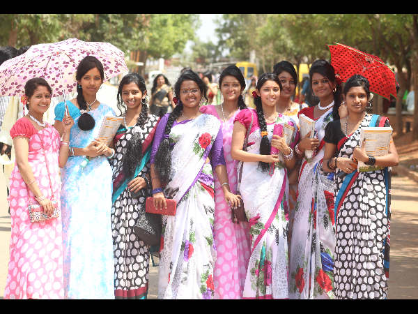 ಆಚಾರ್ಯ ಹಬ್ಬದಲ್ಲಿ ಎಂದಿನಂತೆ ಹಾಡು, ಕುಣಿತ