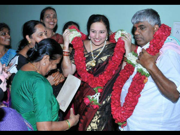 ಹಾಸನದಲ್ಲಿ ತಂದೆಗೆ ಬಲಗೈ ಎಂದರೆ ನನ್ನ ತಾಯಿ