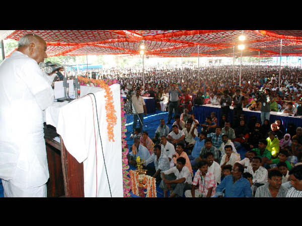 JDS ಮುಗಿಸಲು ಸಿದ್ದರಾಮಯ್ಯ ಪಿತೂರಿ: ದೇವೇಗೌಡ
