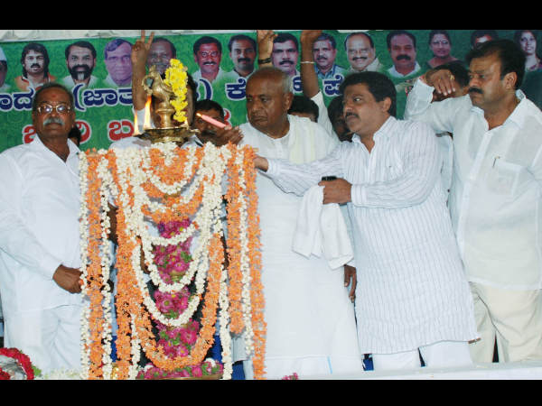 ರಾಜ್ಯಕ್ಕೆ ಜೆಡಿಎಸ್ ಕೊಡುಗೆ ಅಪಾರ-ದೇವೇಗೌಡ