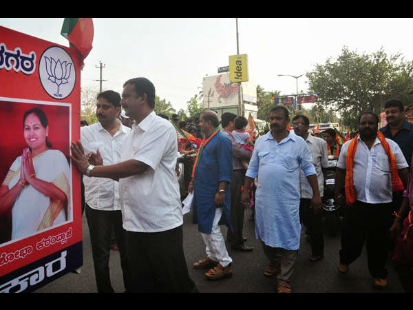 ಸೇಲ್ ಡೀಡ್ ಏನೂ ಇಲ್ಲದೇ ಸಾಲ ಪಡೆದಿದ್ದಾರೆ ಸೇಲ್ ಡೀಡ್ ಏನೂ ಇಲ್ಲದೇ ಸಾಲ ಪಡೆದಿದ್ದಾರೆ