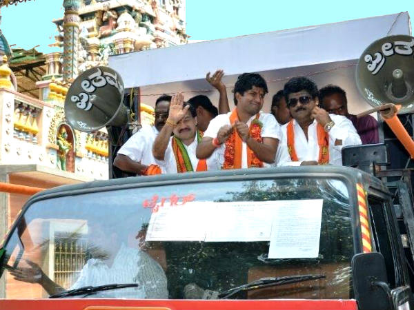 mysore-bjp-candidate-pratap-simha-immature-politician-siddaramaiah