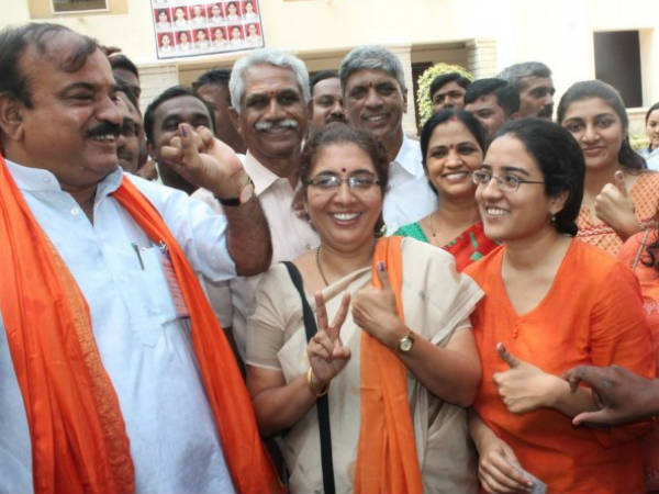 ಅನಂತ್ ಕುಮಾರ್ ಹೆಬ್ಬೆರಳಿಗ್ಯಾಕೆ ಇಂಕ್?