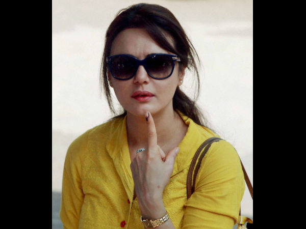 ಪ್ರೀತಿ ಜಿಂಟಾರಿಂದ ಮತದಾನ