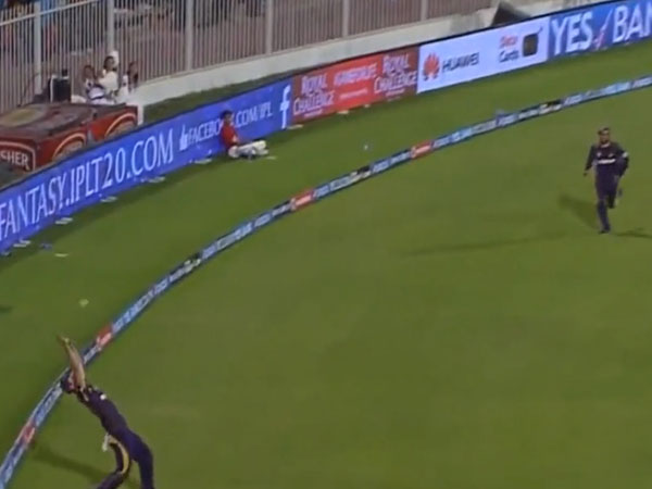 ಸಮಯಪ್ರಜ್ಞೆ ಮೆರೆದ ಕ್ರಿಸ್ ಲಿನ್ ಸಮಯಪ್ರಜ್ಞೆ ಮೆರೆದ ಕ್ರಿಸ್ ಲಿನ್