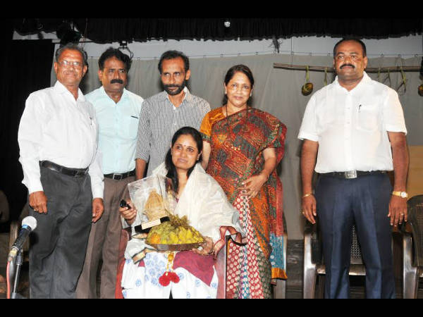 ನಿರ್ದೇಶಕಿ ಚಂಪಾ ಶೆಟ್ಟಿ ಅವರನ್ನು ಸನ್ಮಾನಿಸಲಾಯಿತು