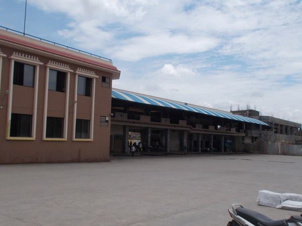 ಅಂಗಡಿ ಮುಂಗಟ್ಟುಗಳು ಬಂದ್