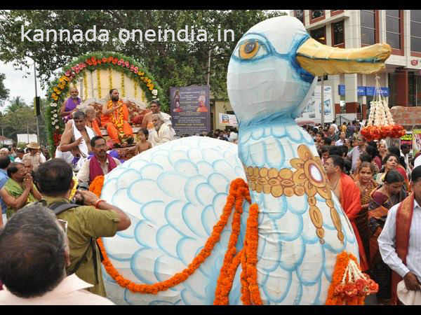 ಪುರ ಪ್ರವೇಶ ಕಾರ್ಯಕ್ರಮ ಅದ್ದೂರಿ