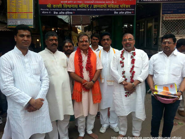 bjp-mp-ananth-kumar-at-varanasi-looks-after-narendra-modi-campaign