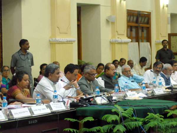 ಕೋರ್ ಕಮಿಟಿ ಸಭೆಯಲ್ಲಿ