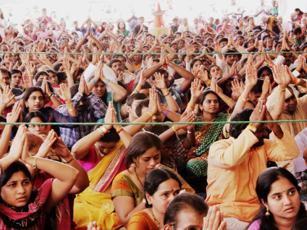 ಸಹಸ್ರೋಪಾದಿಯಲ್ಲಿ ಆಗಮಿಸಿದ್ದ ಭಕ್ತಾದಿಗಳು