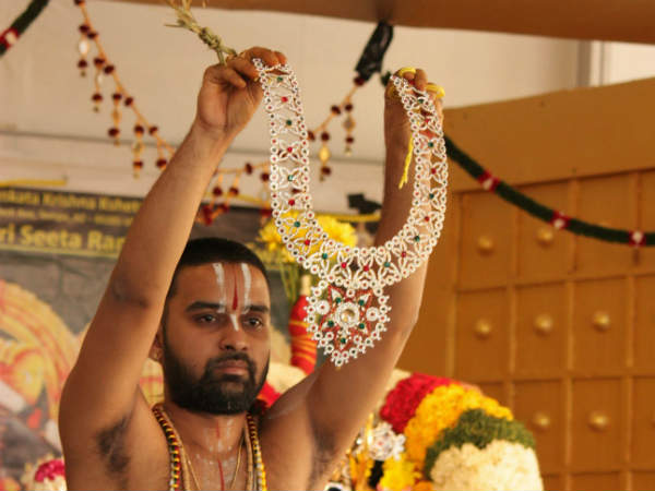 ಸೀತಾಮಾತೆಗೆ ತೊಡಿಸಲಾಗುವ ಸುಂದರ ಹಾರ