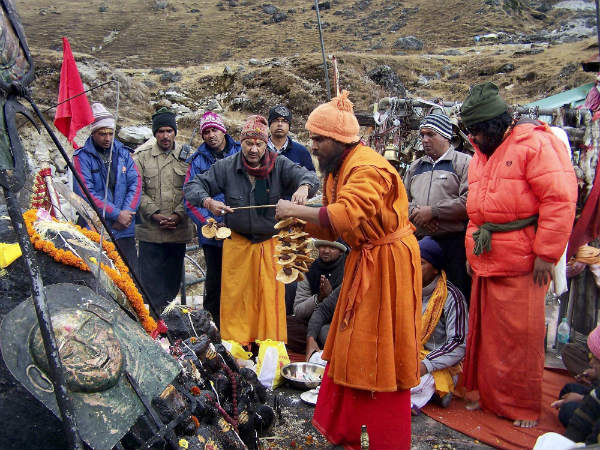  ಕೇದಾರನಾಥ ಯಾತ್ರೆಗೆ ಹಿಮಪಾತ ಅಡ್ಡಿ
