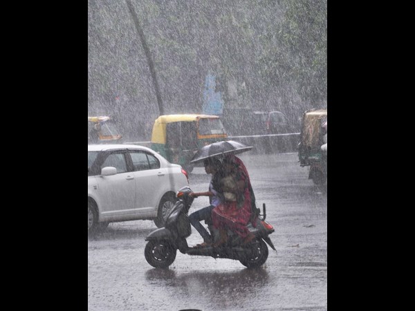 ಫರಿದಾಬಾದಿನ ಬಿರುಸಿನ ಮಳೆ, ಗಾಳಿ 