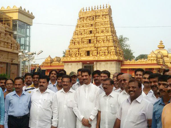 ದಕ್ಷಿಣ ಕನ್ನಡದಲ್ಲಿ ಪೂಜಾರಿಗೆ ಒಲಿದ ಮತದೇವರು?