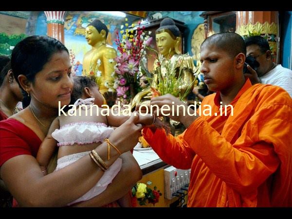 ಕೋಲ್ಕತ್ತಾದಲ್ಲಿ ಪವಿತ್ರ ದಾರ ಕಟ್ಟುವಿಕೆ