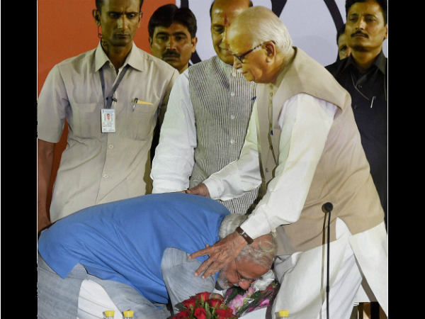 ಅಡ್ವಾಣಿ ಆಶೀರ್ವಾದ ಪಡೆದ ಮೋದಿ