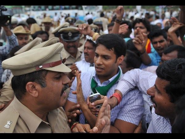 ರಾಜಕಾರಣಕ್ಕೆ ಬರಲು ತಯಾರಿ