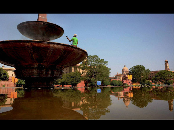 ವಿಜಯ್ ಚೌಕ ಸ್ವಚ್ಛತಾ ಕಾರ್ಯ