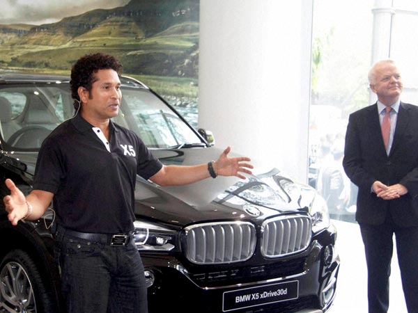 ಪುಣೆಯಲ್ಲಿ ಬಿಎಂಡಬ್ಲ್ಯೂಜತೆ ಸಚಿನ್