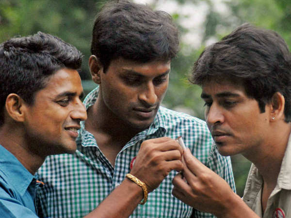 ಸಿಗರೇಟು ತುಂಡು ತುಂಡು ಮಾಡಿದ ಆಟಗಾರರು