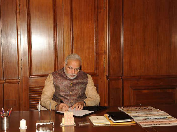 PMO India FB page gets over million 'likes' in 4 days