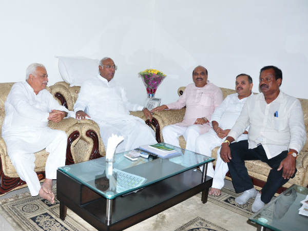 ಸಚಿವರ ದೇಶಪಾಂಡೆಯಿಂದ ಅಭಿನಂದನೆ