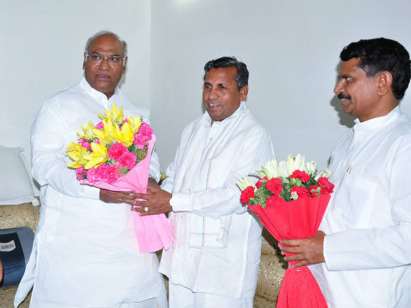 ಖರ್ಗೆಗೆ ಅಭಿನಂದನೆ ಸಲ್ಲಿಸಿದ ಮುನಿಯಪ್ಪ